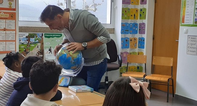 Professor da UE regressa ao Orvalho para aproximar crianças de Oleiros à Ciência
