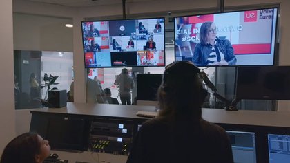 Estudiantes en Instalaciones y espacios profesionales de última generación del área de Comunicación y Marketing