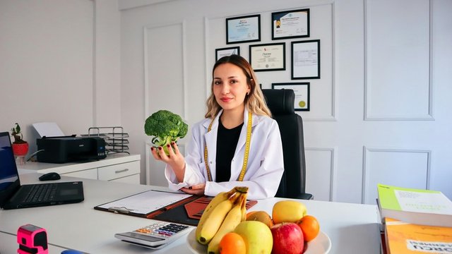 o que faz um nutricionista